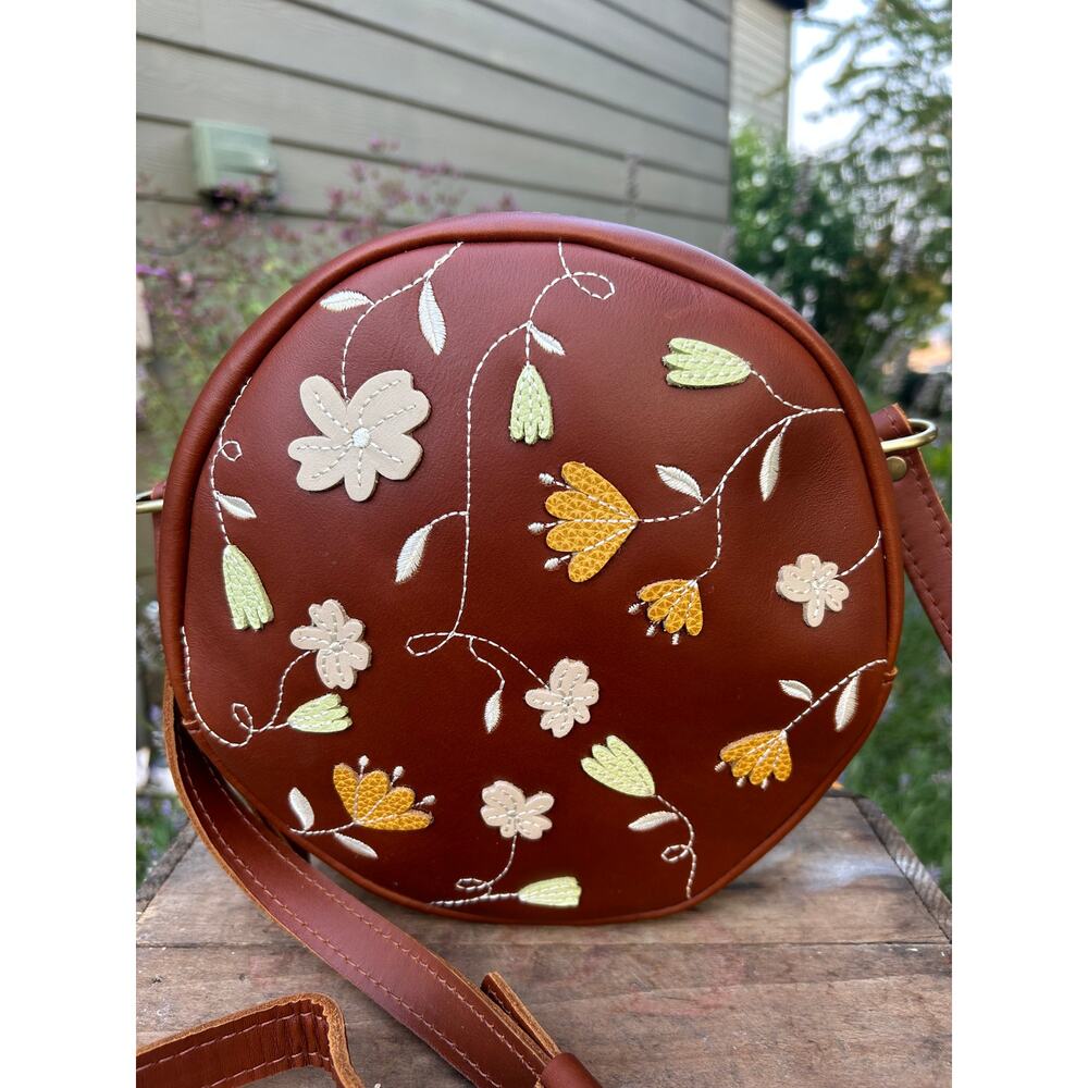Portland Leather Limited Edition Wildflower Large Circle Crossbody Bag HONEY - Picture 2 of 6